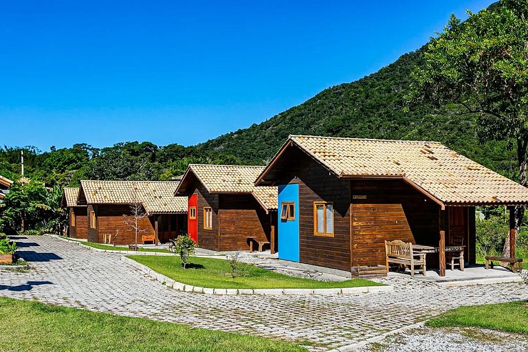 Cabanas aconchegantes. Desfrute da natureza e praia